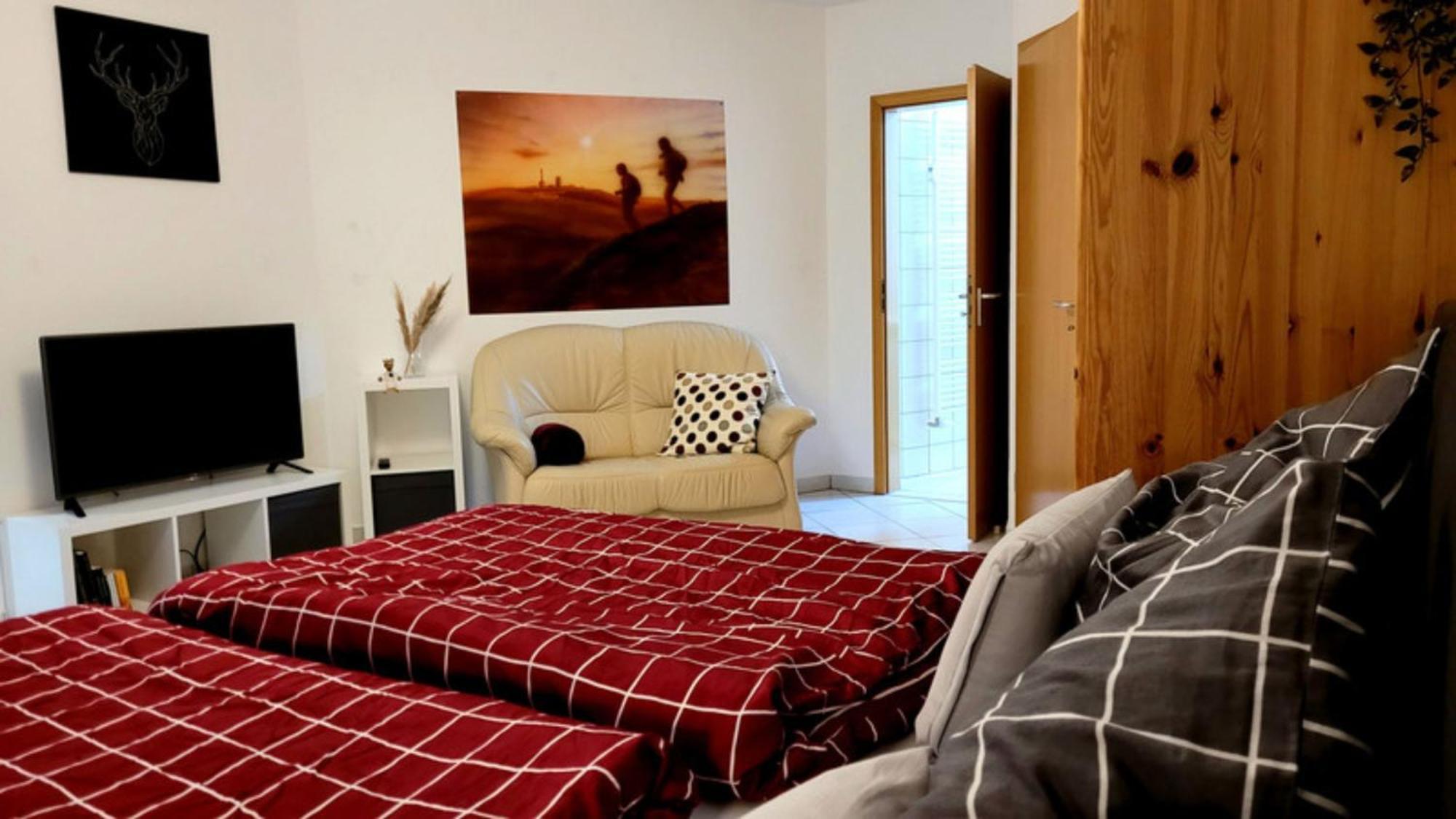 Wohlfuehl-Ferienwohnung Mit Tiefgarage Im Gruenen Oberhof (Thuringia) Exterior foto